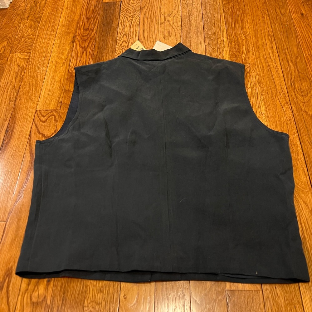 Express Vest - Picture 3 of 3